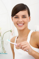 Escovação deve ser feita desde os primeiros dentes